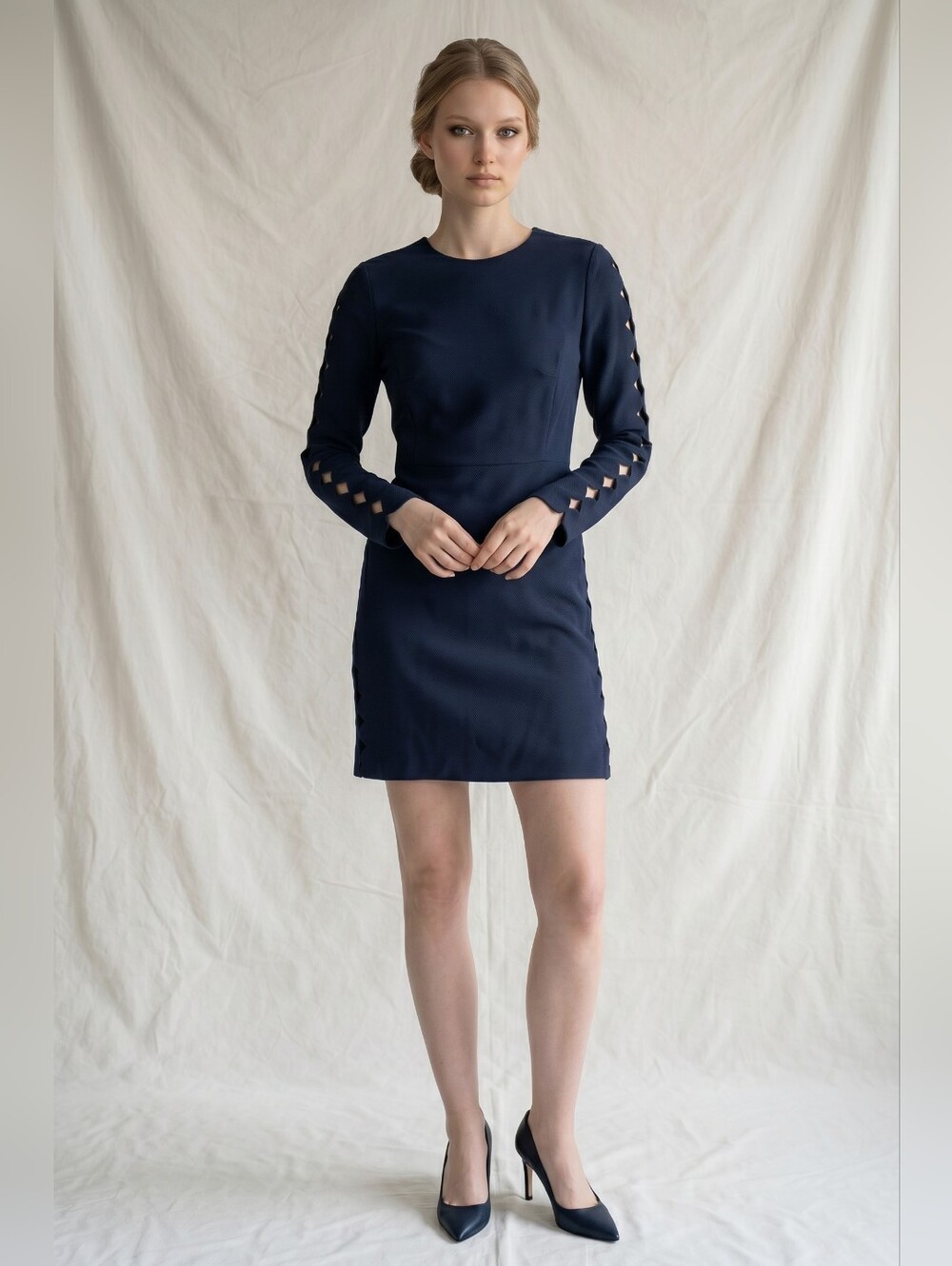 Club Monaco Navy Blue Cutout Sleeve Mini Sheath Dress Size 2